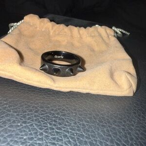 Edgy Black Spiked Ring by thryfty size 10(1/2) leave a comment send an offer